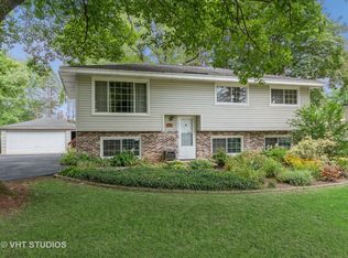 4N325 Wiant Rd, West Chicago, IL 60185