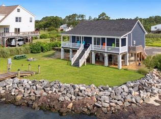 1978 Cross Rd, Hayes, VA 23072