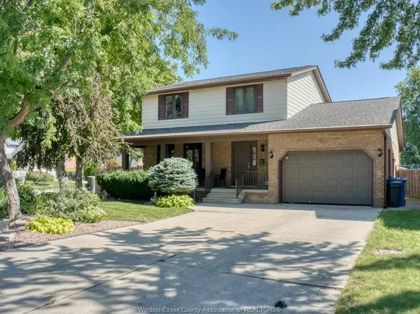 452 Green Valley Dr, Tecumseh, ON N8N 4C3