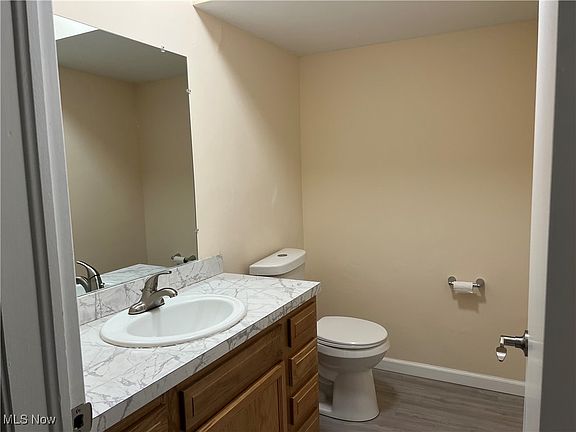 5th image of 824 Highland Park Blvd