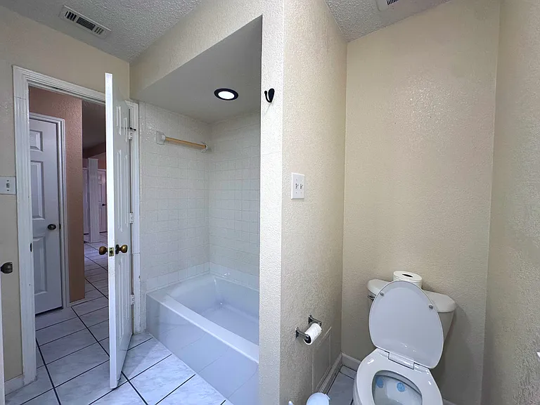 2318 Crystal Creek Ln — Photo 21