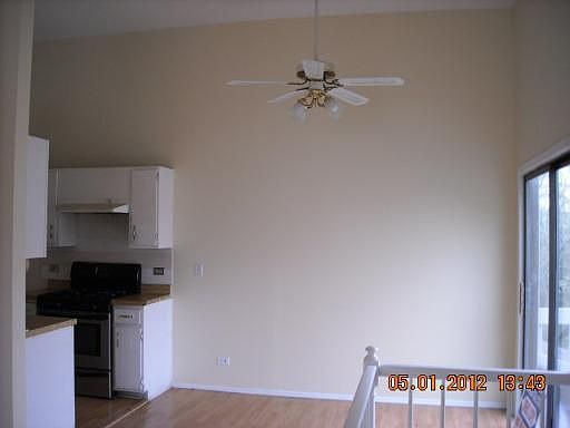 3rd image of 332 Jefferson Ct