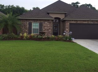 413 Flanders Ridge Dr, Youngsville, LA 70592