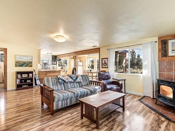 2nd image of 16055 SW Chinook Dr