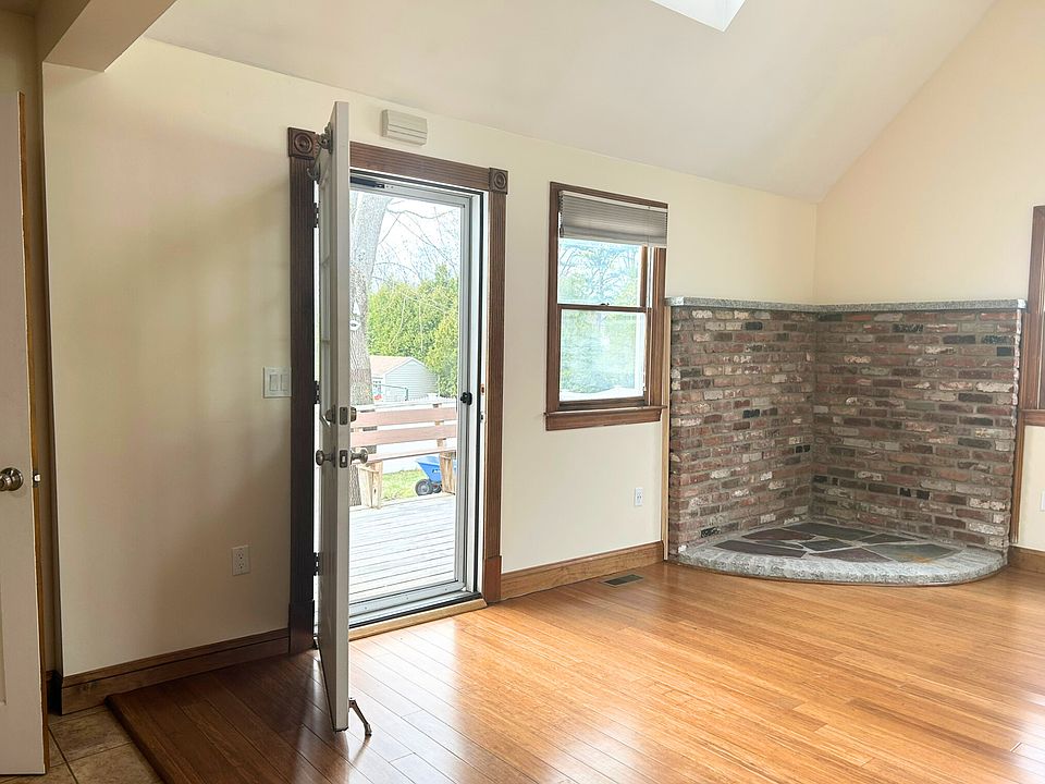 Door to deck in Living/Dining area