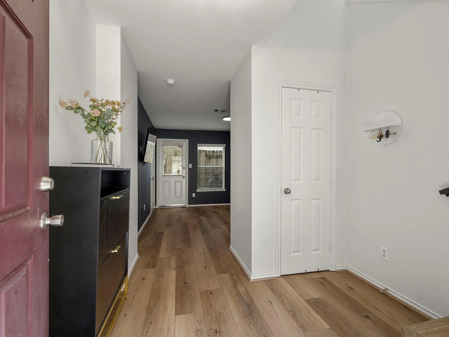 2 bed, 2.5 bath, 2000 sqft, $2,600 — Photo 4