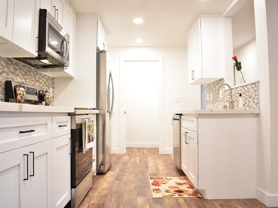 Kitchen towards storage room.