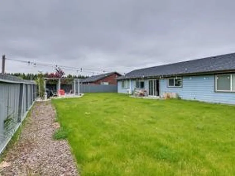 1680 Arlington Dr — Photo 18