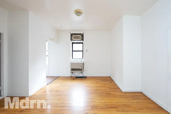 Rented by Mdrn Residential | media 13