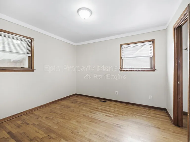 8048 Timken Ave — Photo 8