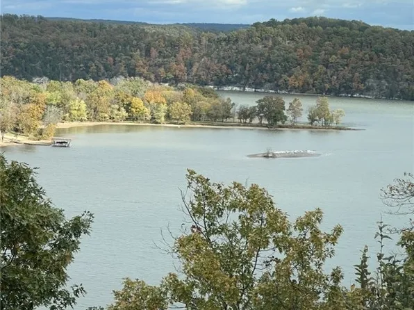 4423 Lw High Point Rd, Stover, MO 65078