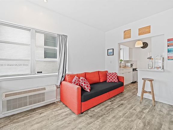 3rd image of 1100 Collins Ave APT 210