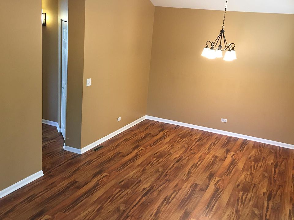 1st image of 253 W Whispering Oaks Ln