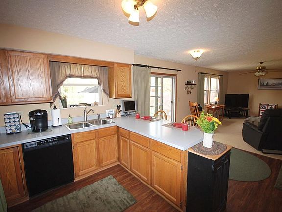 3rd image of 3506 Rosburg Dr