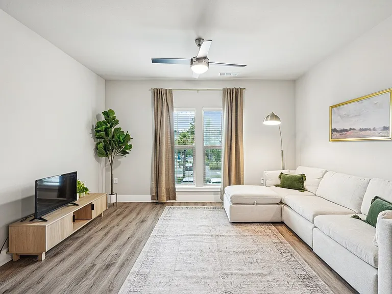 Sopra Luxury Living — Photo 45
