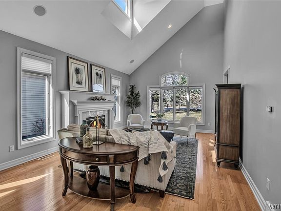 5th image of 129 Summer Hill Ln
