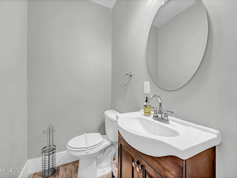 1517 Market St — Photo 12