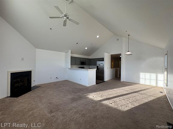 3rd image of 623 Worthington Dr