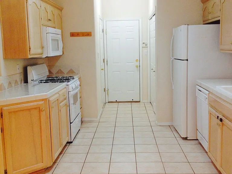 7408 Tricia Rd NE — Photo 4