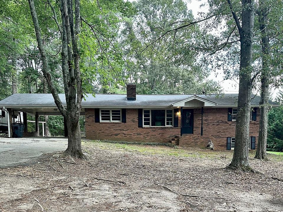 1st image of 121 Reeves Rd