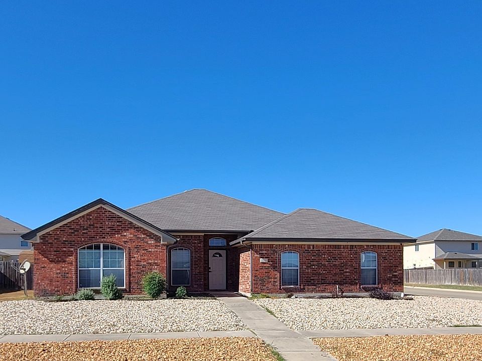 2705 Wisteria 1 front (1) 2024