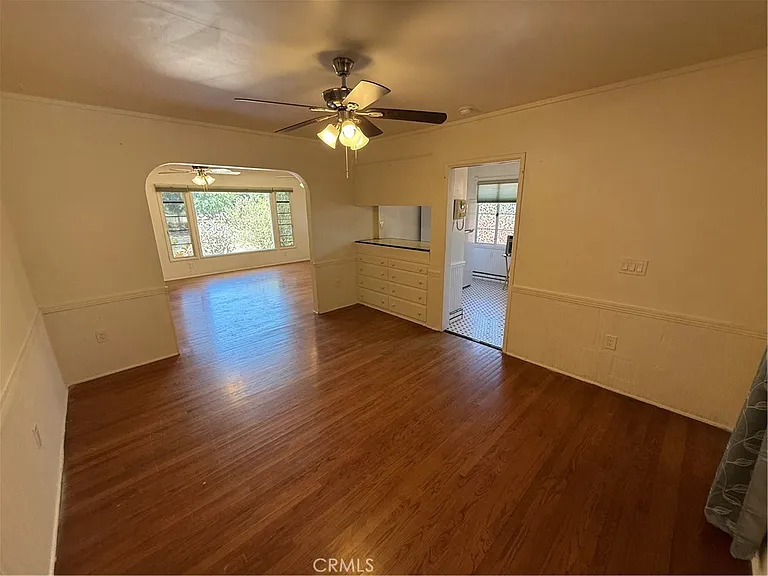 929 E Grand Blvd — Photo 4