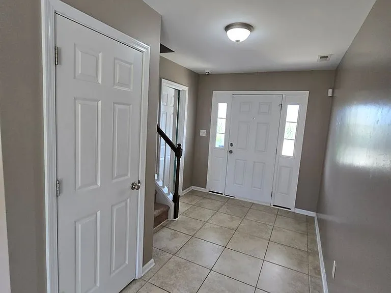 2012 Sir Michael Dr — Photo 2