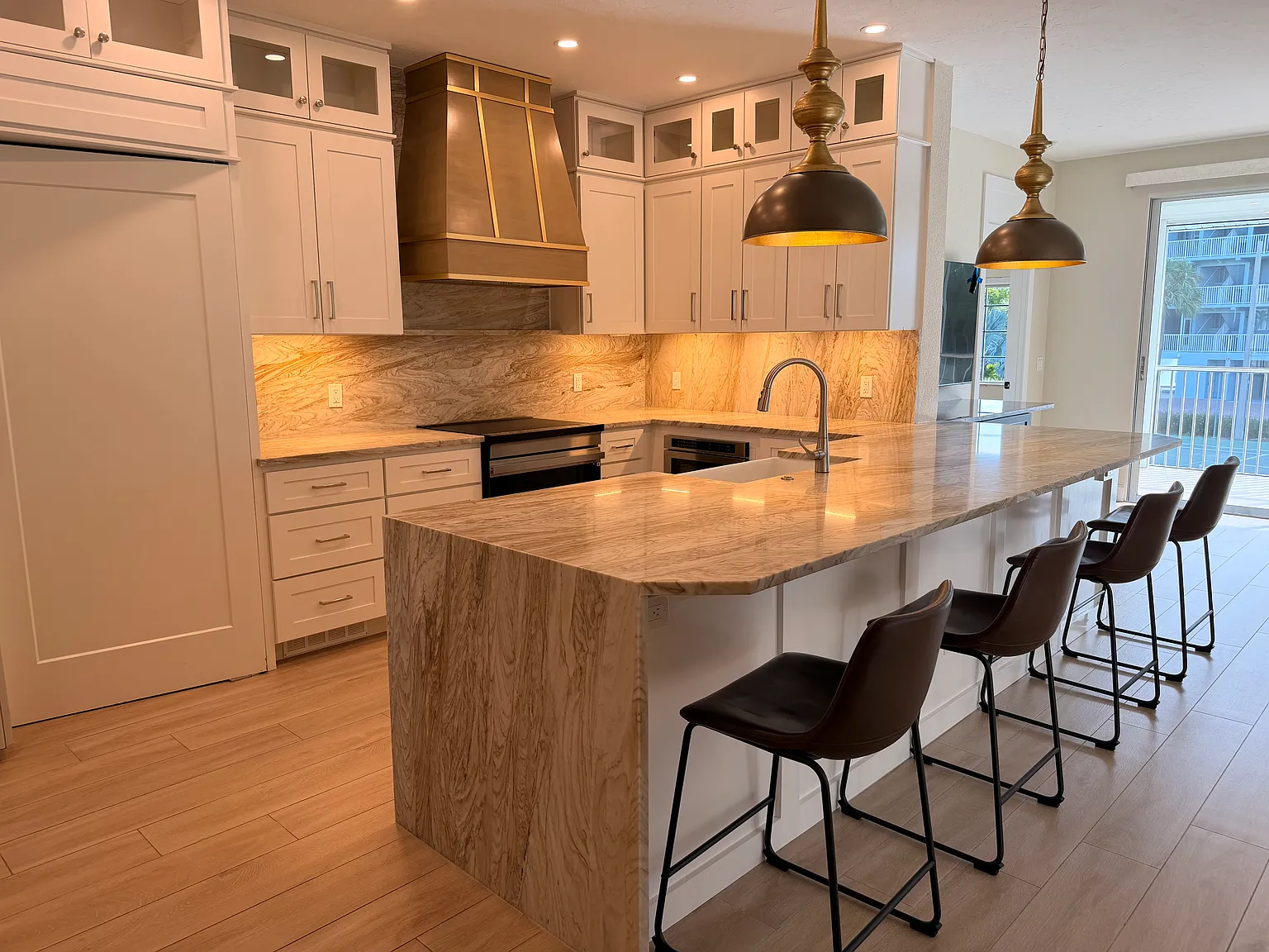 2 bed, 1150 sqft, $4,800 — Photo 1