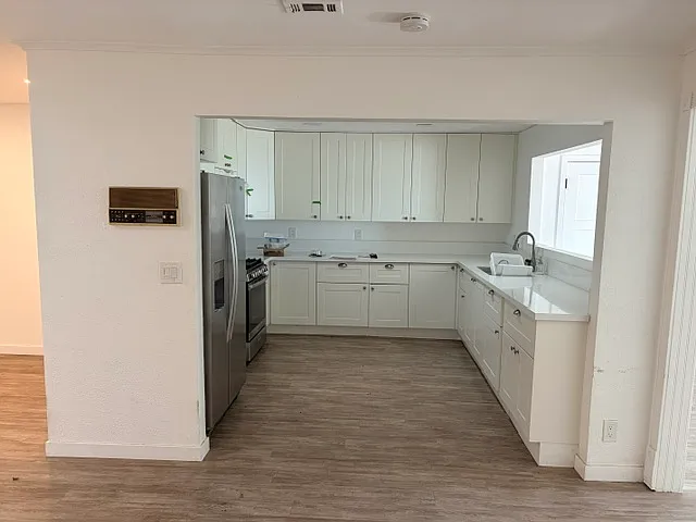 1603 E H St — Photo 3