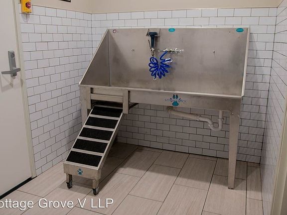 3rd image of 4236 Tamarack Dr APT 102