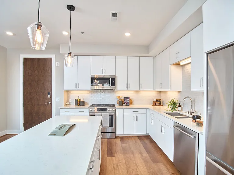 214 Hunt St #306 — Photo 2