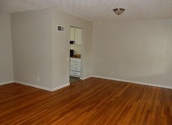 2nd image of 2255 Ainsworth Dr