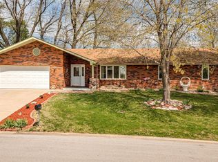 218 Woodridge Ct, Collinsville, IL