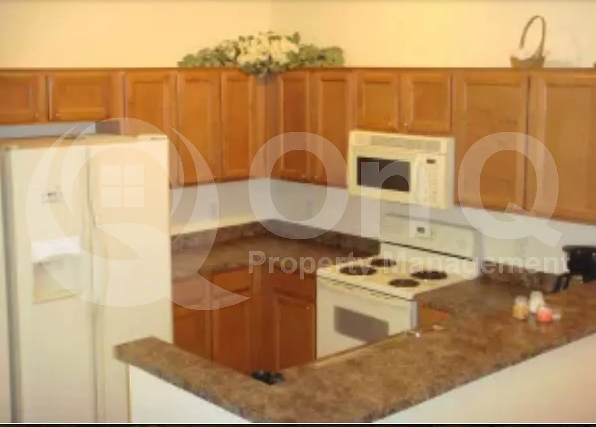 2 bed, 2.5 bath, 1086 sqft, $1,749 — Photo 3