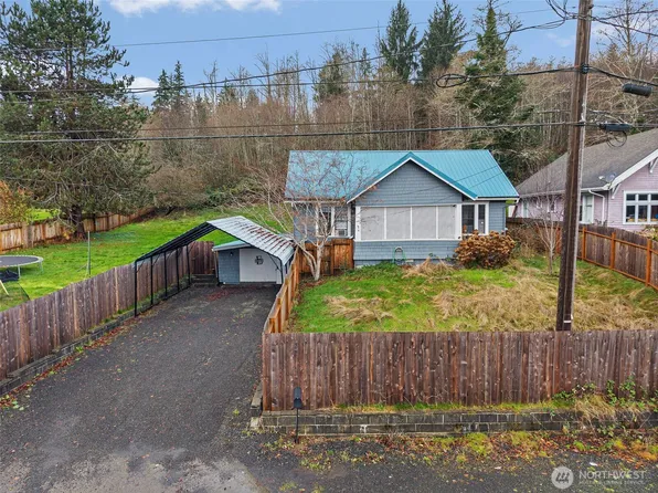 610 Barnhart Street, Raymond, WA 98577
