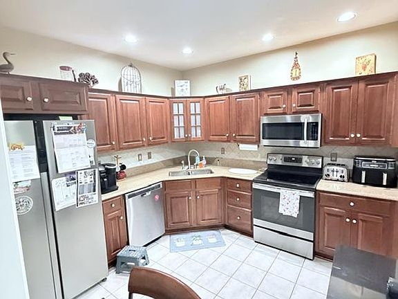 3rd image of 105 Red Haven Rd