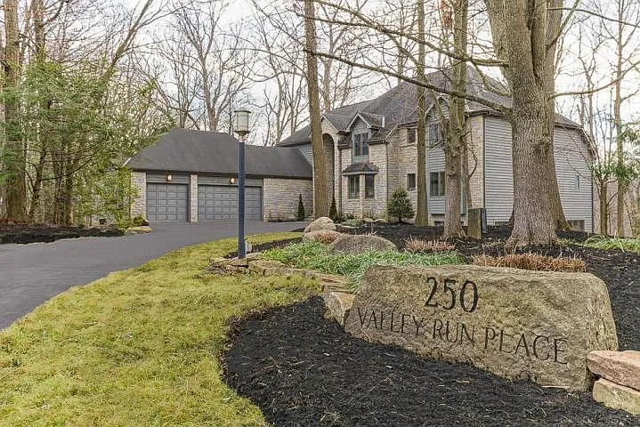 250 Valley Run Pl photo 1