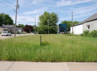 Oshkosh Ave, Oshkosh, WI 54902