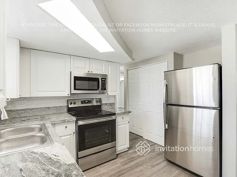 7935 Fox Hollow Dr — Photo 11