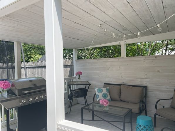 14 Wyantenuck St, Housatonic, MA 01236