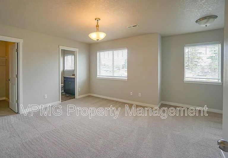 6117 NE 105th Ave — Photo 16