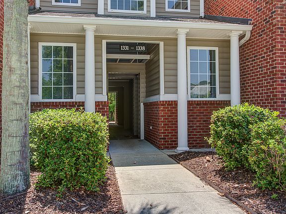 2nd image of 1335 Hopton Cir #1335