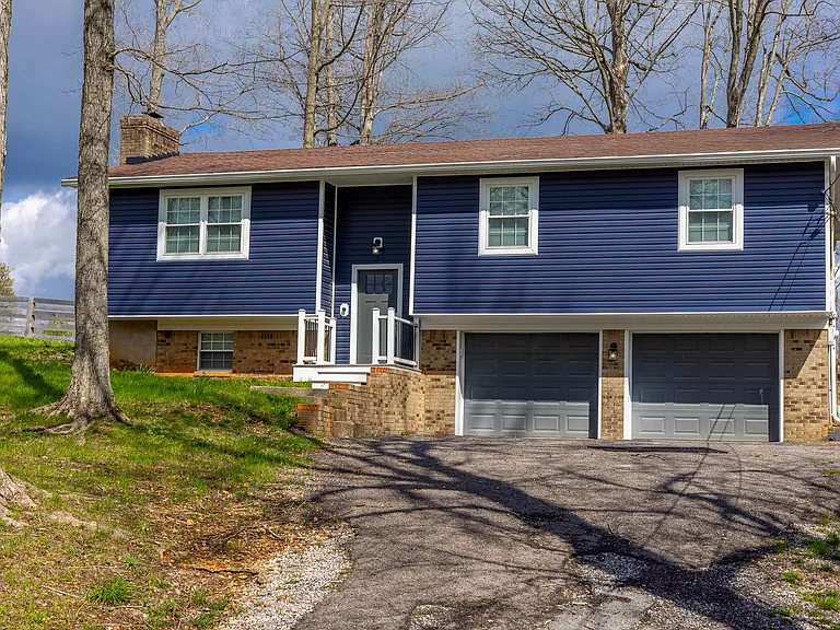 6200 Flaherty Rd — Photo 1