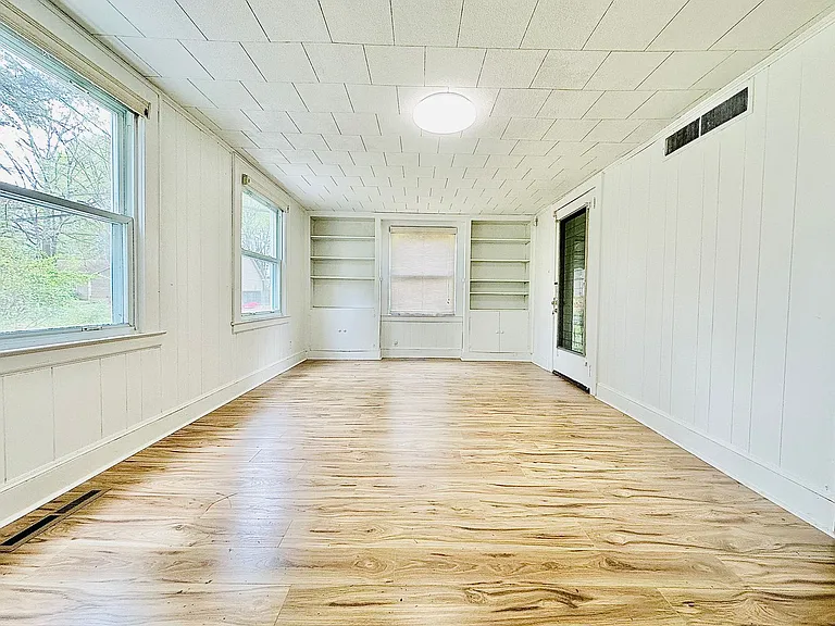 2716 Fawn Ave — Photo 3