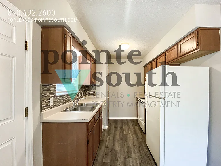 504 Wood Crest Way — Photo 3