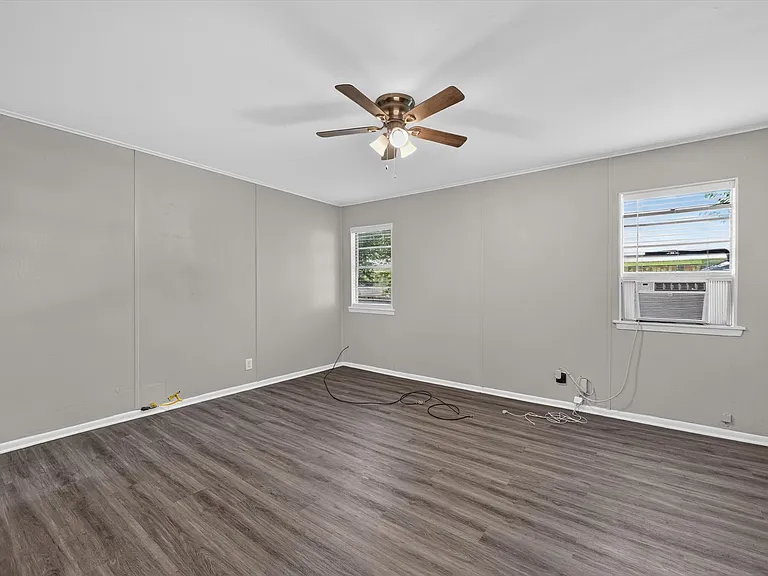 208 D St — Photo 11
