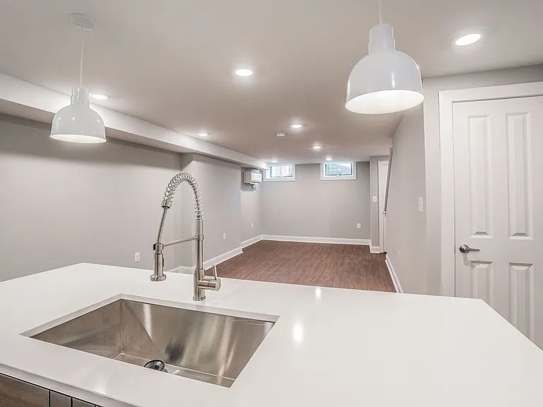 310 E Lanvale St — Photo 18