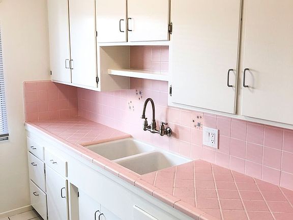5th image of 1037 S Holt Ave APT 2