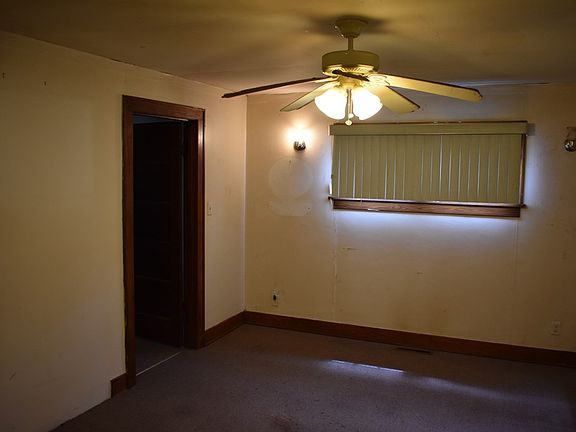 4th image of 913 Monroe Ave