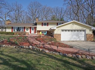 1670 Lindhurst Ct, Elm Grove, WI 53122